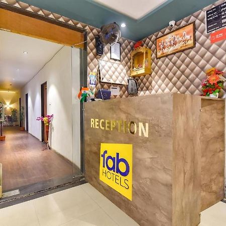 Nidhivan Hotel And Rooms Сурат Экстерьер фото