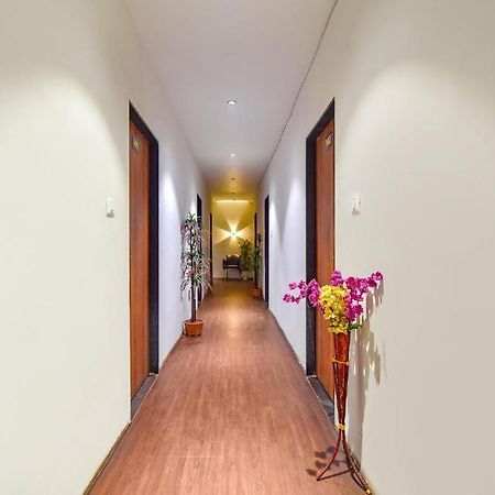 Nidhivan Hotel And Rooms Сурат Экстерьер фото
