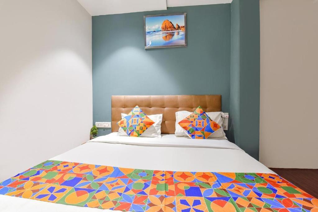 Nidhivan Hotel And Rooms Сурат Экстерьер фото